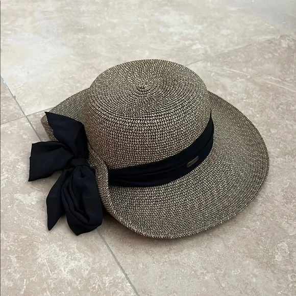 Sun And Sand | Accessories | Elegant Black And Tan Womens  display picture 2